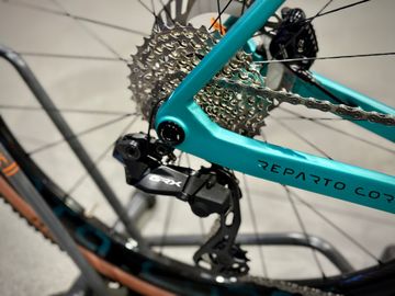 Gebrauchtes Bianchi Impulso RC GRX 825 DI2 2025 Road & Gravel, Blau — Bild 6 von 11