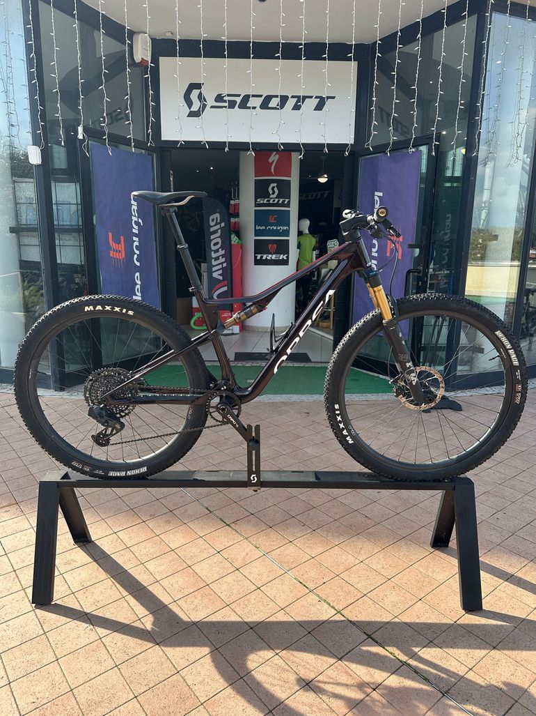 Used Orbea OIZ M-PRO 2024 Mountainbike, Black — image 7 of 8