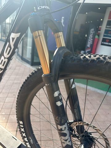 Used Orbea OIZ M-PRO 2024 Mountainbike, Black — image 3 of 8