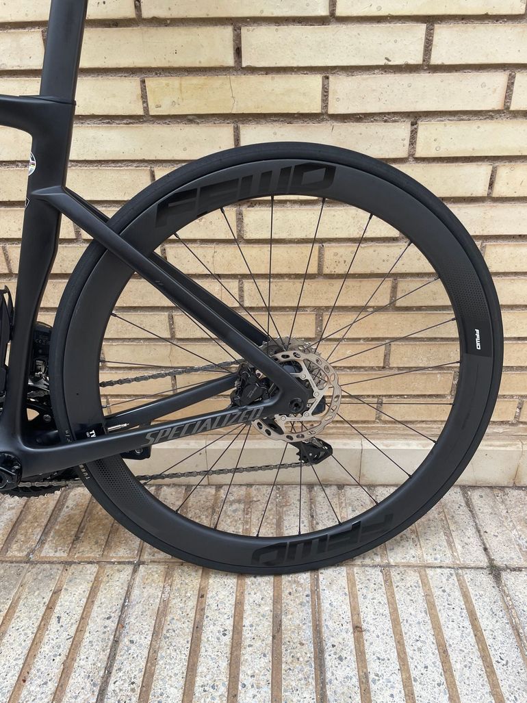 Used Specialized Tarmac SL7 Comp - Shimano 105 Di2 2025 2025 Road & Gravel, Negro — image 6 of 11