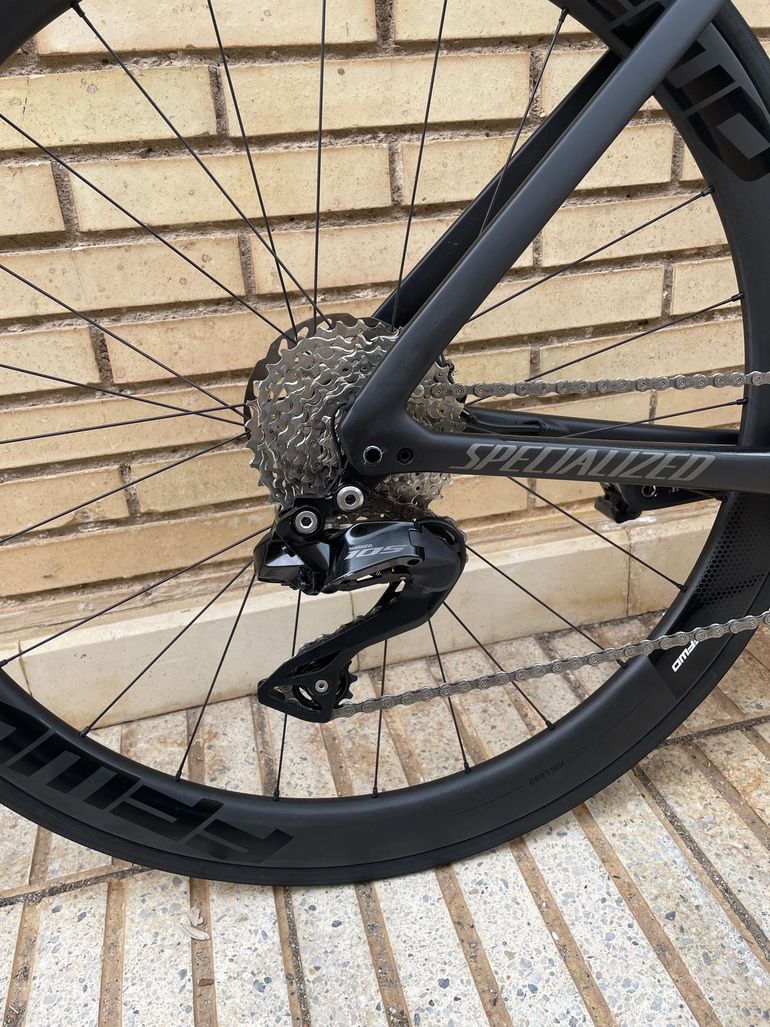 Used Specialized Tarmac SL7 Comp - Shimano 105 Di2 2025 2025 Road & Gravel, Negro — image 4 of 11