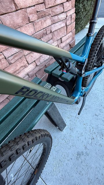 Used Rocky Mountain Instinct C50 Shimano 2023 2023 Mountainbike, Green, 27.5, 29 — image 15 of 17