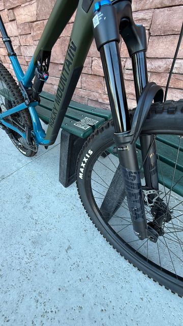 Used Rocky Mountain Instinct C50 Shimano 2023 2023 Mountainbike, Green, 27.5, 29 — image 4 of 17