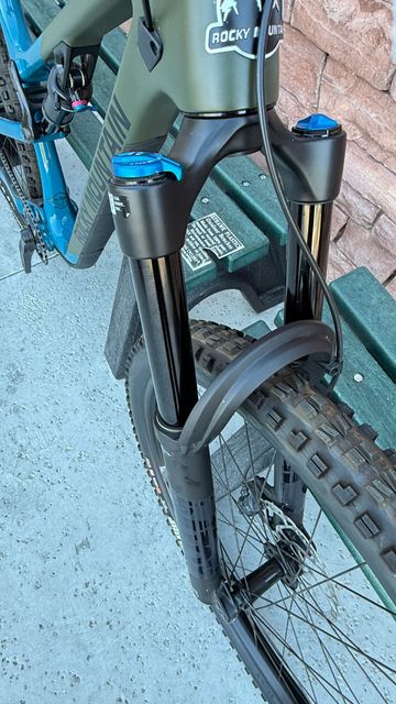 Used Rocky Mountain Instinct C50 Shimano 2023 2023 Mountainbike, Green, 27.5, 29 — image 22 of 23