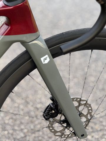 Używany Focus IZALCO MAX 8.9 2024 2024 Road & Gravel — zdjęcie 4 z 6