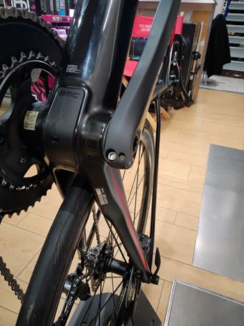 Used BMC Roadmachine 01 THREE 2018 2018 Road & Gravel, Black — image 7 of 8