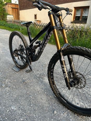 Used Pivot PHOENIX 29 Pro Saint w/ Carbon Wheels 2024 2024 Mountainbike, Black, 29 — image 5 of 5