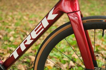 Trek Madone SL 6 Gen 8 2025 2025 Road & Gravel de segunda mano, Rojo — imagen 2 de 5