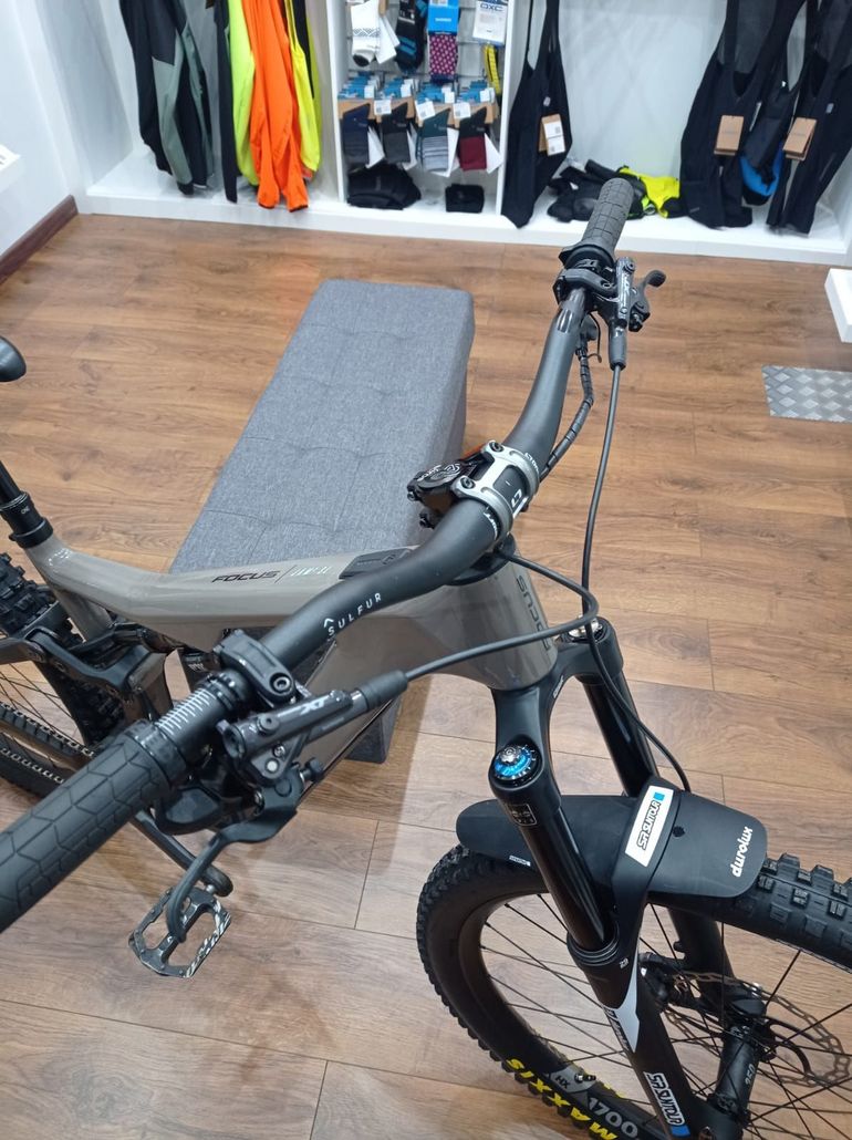 Used Focus JAM² SL 8.7 2023 Mountainbike, Light Gray — image 6 of 8
