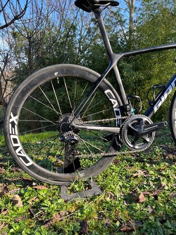 Used Giant TCR Advanced SL Disc 0 Dura-Ace 2022 Road & Gravel — image 2 of 7