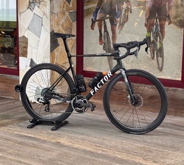 Used Factor O2 VAM - SRAM Red 2024 2024 Road & Gravel