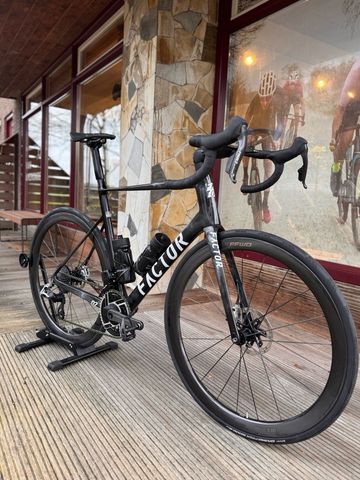 Gebrauchtes Factor O2 VAM - SRAM Red 2024 2024 Road & Gravel, Schwarz — Bild 3 von 5