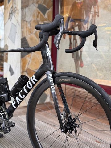 Gebrauchtes Factor O2 VAM - SRAM Red 2024 2024 Road & Gravel, Schwarz — Bild 2 von 5