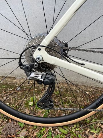 Used Trek Checkpoint ALR 5 2023 2023 Road & Gravel, White — image 4 of 5