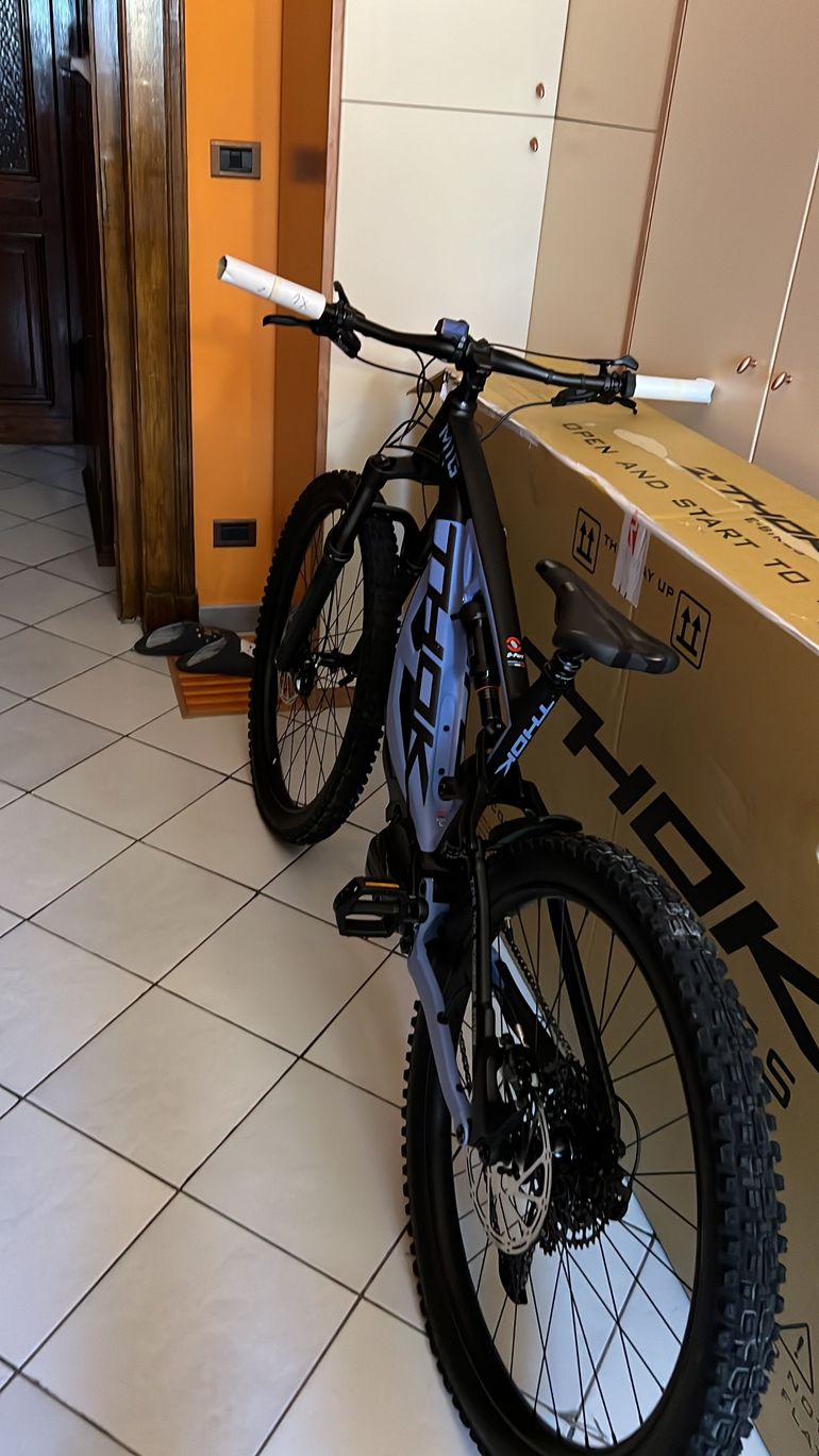 Used Thok TK01 2024 2024 Mountainbike, Blue, 29, 27.5 — image 4 of 6