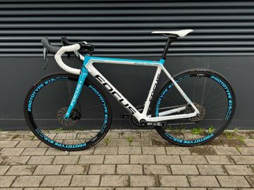 Brugt Focus Izalco Max disc 2018 Road & Gravel — billede 2 af 4