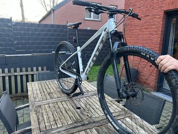Scott Contessa Scale 930 2023 2023 Mountainbike usato, Bianco — immagine 2 di 3