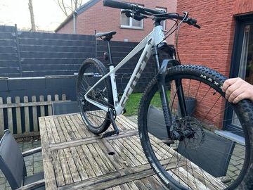 Tweedehands Scott Contessa Scale 930 2023 2023 Mountainbike — afbeelding 2 van 3