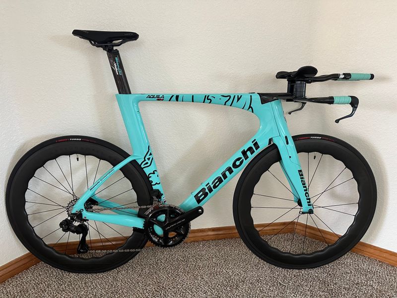 Used Bianchi Aquila 2023 Road & Gravel