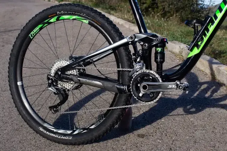 Used Giant Anthem 2 2018 2018 Mountainbike, Green, 27.5 — image 2 of 5