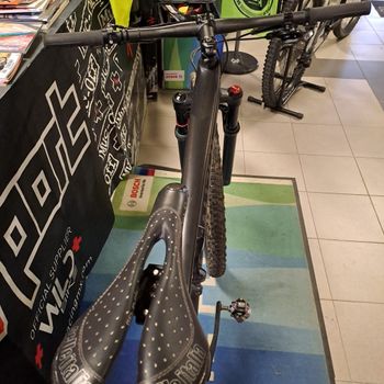 Used Specialized Carbon 2021 Mountainbike, Light Gray — image 3 of 5