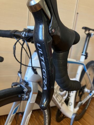 Used Trek Madone 6.2 H2 Compact 2014 2014 Road & Gravel, White — image 5 of 8