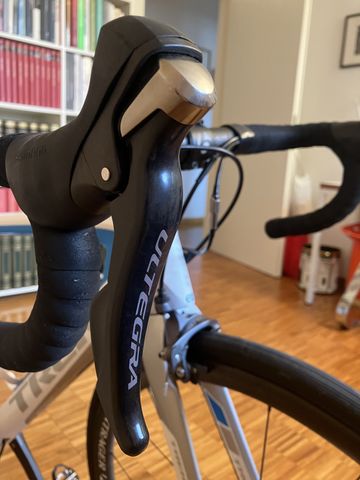 Used Trek Madone 6.2 H2 Compact 2014 2014 Road & Gravel, White — image 8 of 8