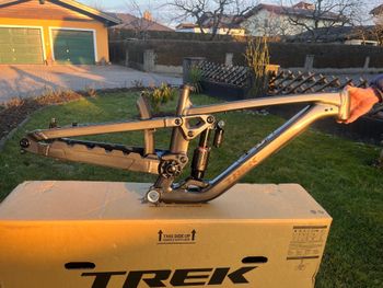 Used Trek Slash 9 GX AXS T-Type Gen 6 Frameset 2024 Mountainbike, Black — image 1 of 4