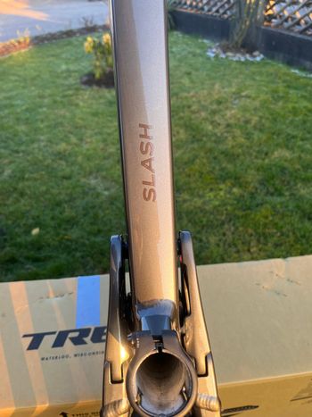 Used Trek Slash 9 GX AXS T-Type Gen 6 Frameset 2024 Mountainbike, Black — image 4 of 4