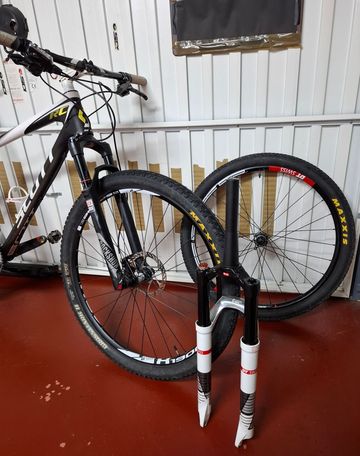 Used SCOTT SCALE RC 2015 Mountainbike, Black — image 7 of 9