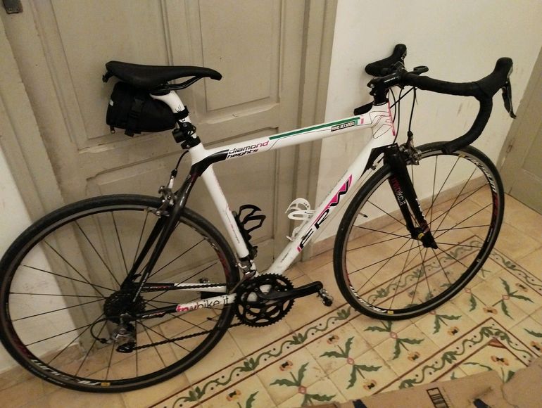 Used Bianchi Intenso 105 Hydraulic Disc 2016 2016 Road & Gravel — image 1 of 4
