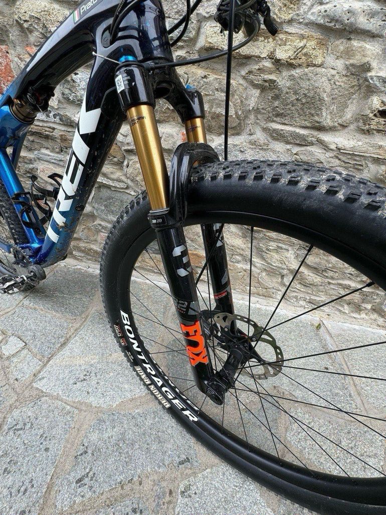 Brugt Trek Supercaliber 9.8 XT Gen 1 2022 2022 Mountainbike — billede 2 af 11