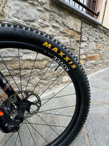 Brugt Trek Supercaliber 9.8 XT Gen 1 2022 2022 Mountainbike — billede 8 af 11