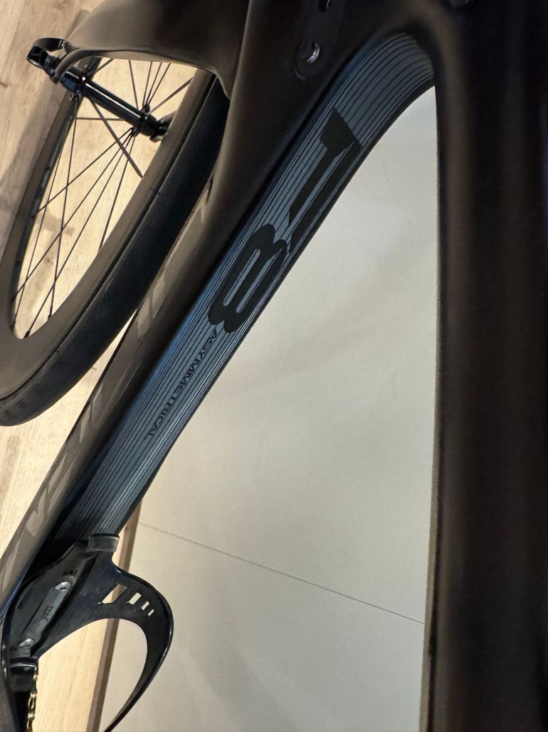 Used Pinarello Dogma F8 Campagnolo Super Record EPS 2018 Road & Gravel, Black — image 17 of 24