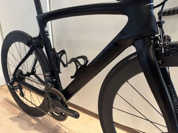 Used Pinarello Dogma F8 Campagnolo Super Record EPS 2018 Road & Gravel, Black — image 7 of 24