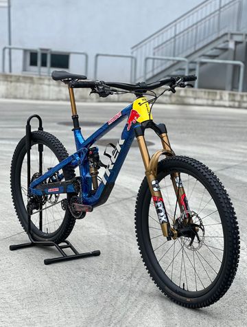 Brugt Trek Slash 9.9 XTR Gen 6 2024 2024 Mountainbike — billede 2 af 8