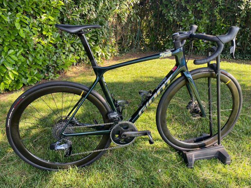 Used Giant TCR Advanced Pro Disc 0 AXS 2022 Road & Gravel
