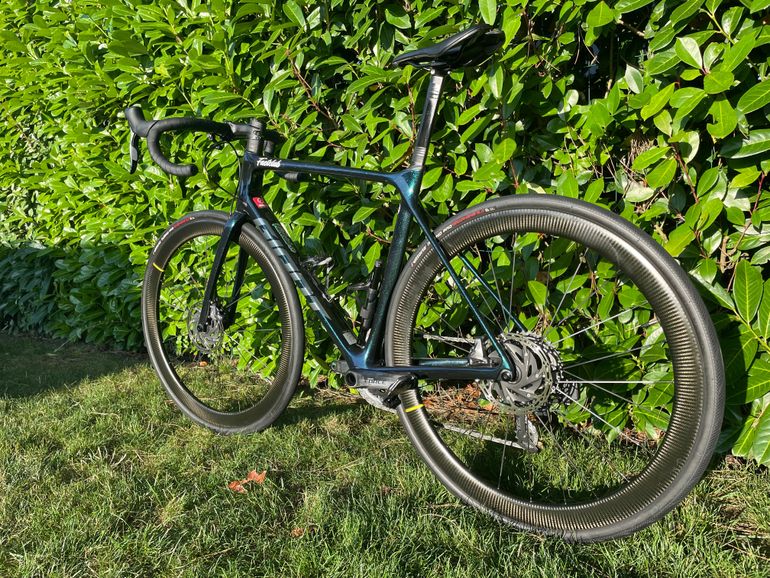 Used Giant TCR Advanced Pro Disc 0 AXS 2022 Road & Gravel, Azul — image 3 of 4