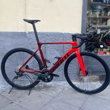 Gebrauchtes Giant Propel Advanced 2 2024 2024 Road & Gravel