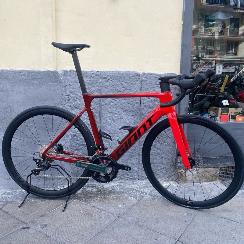 Giant Propel Advanced 2 2024 2024 Road & Gravel d'occasion — image 1 sur 8