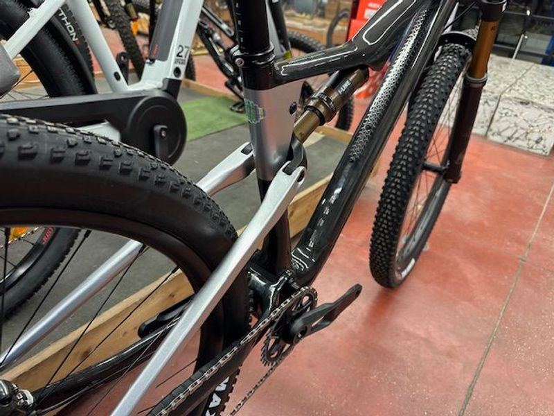 Brugt Orbea OIZ M-TEAM AXS 2025 Mountainbike — billede 12 af 16