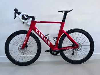 Used Canyon Aeroad CFR Disc Di2 2023 2023 Road & Gravel, Rot — image 1 of 8