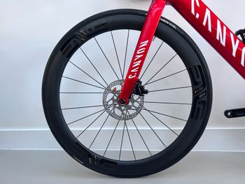 Used Canyon Aeroad CFR Disc Di2 2023 2023 Road & Gravel, Rot — image 3 of 8