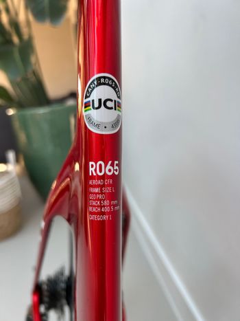 Used Canyon Aeroad CFR Disc Di2 2023 2023 Road & Gravel, Rot — image 8 of 8