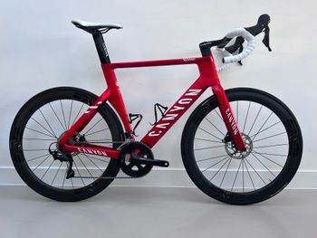 Used Canyon Aeroad CFR Disc Di2 2023 2023 Road & Gravel, Rot — image 4 of 8