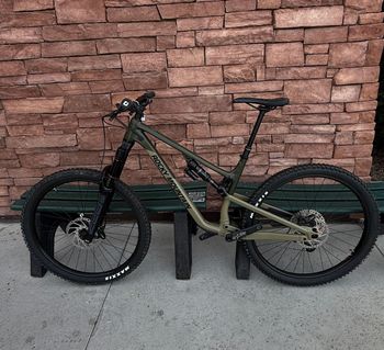 Used Rocky Mountain Altitude Alloy 30 2022 2022 Mountainbike, Green, 27.5, 29 — image 2 of 11
