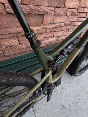 Used Rocky Mountain Altitude Alloy 30 2022 2022 Mountainbike, Green, 27.5, 29 — image 5 of 11