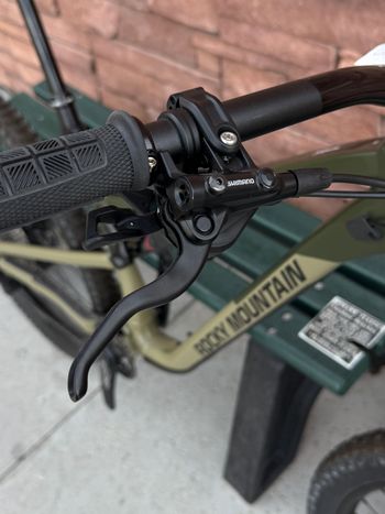 Used Rocky Mountain Altitude Alloy 30 2022 2022 Mountainbike, Green, 27.5, 29 — image 8 of 11