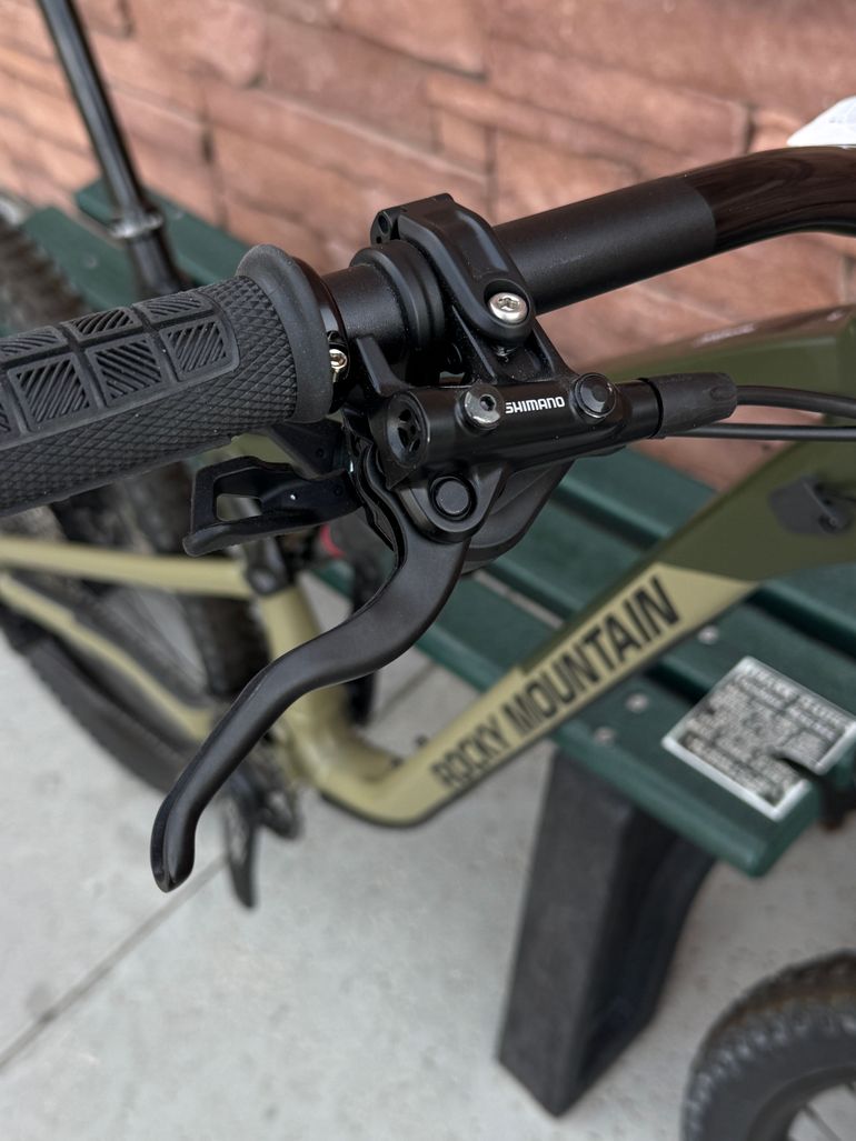 Used Rocky Mountain Altitude Alloy 30 2022 2022 Mountainbike, Green, 27.5, 29 — image 8 of 11