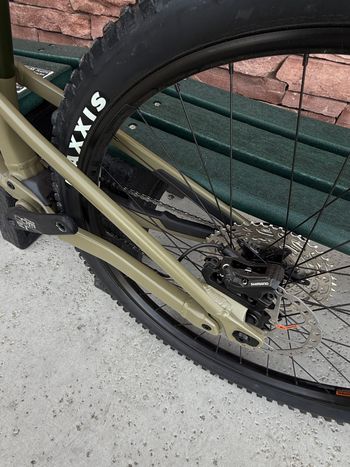 Used Rocky Mountain Altitude Alloy 30 2022 2022 Mountainbike, Green, 27.5, 29 — image 10 of 11